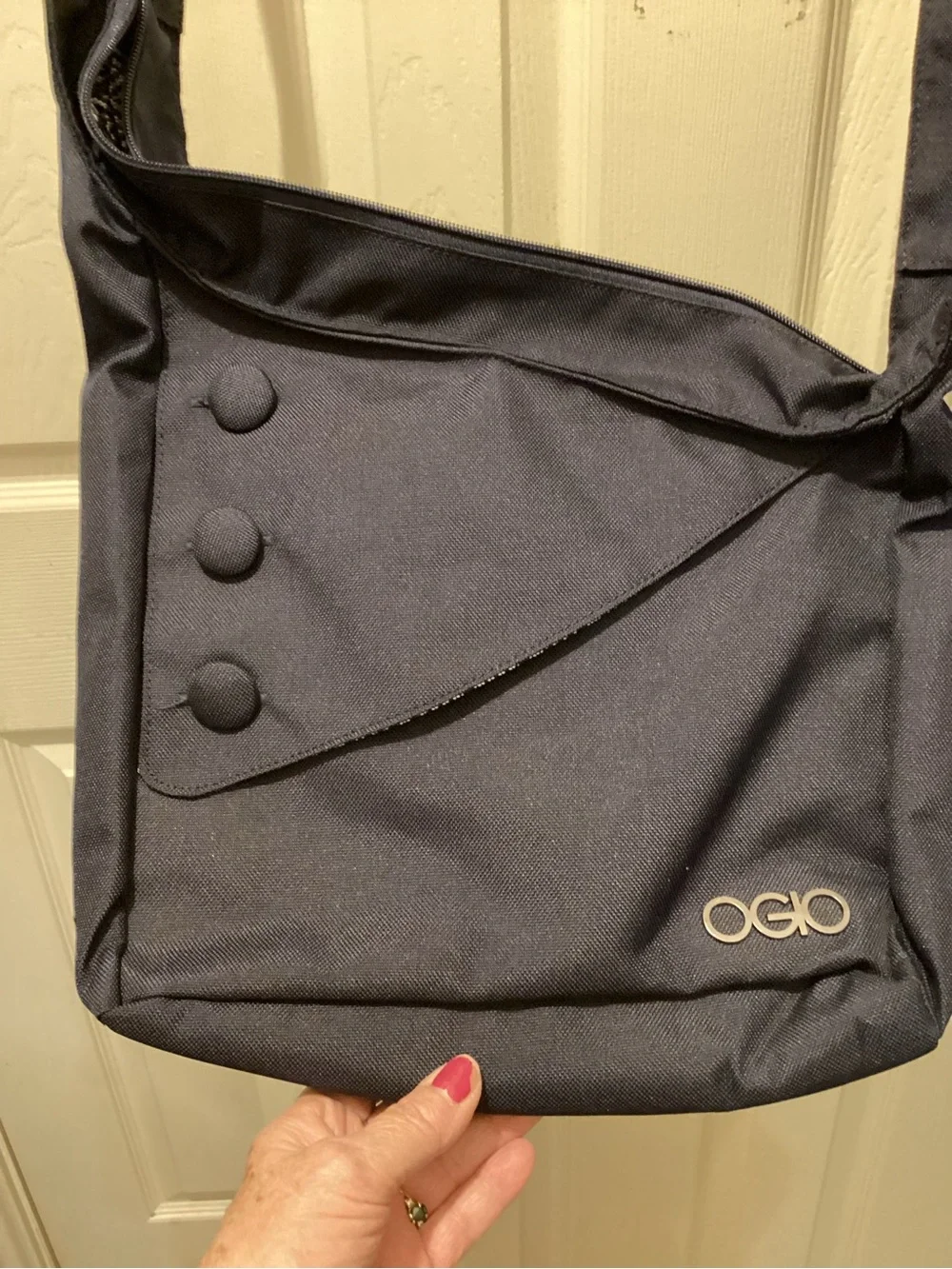 OGIO shoulder flap adjustable